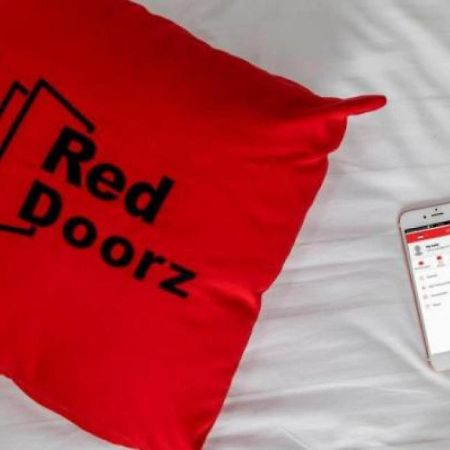 Reddoorz @ Ranotana Manado Hotel Buitenkant foto